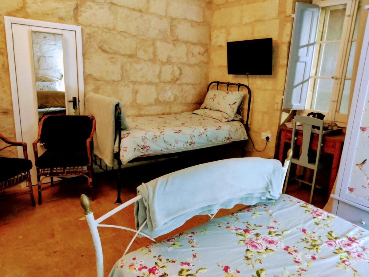 The Garden Gate Bed & Breakfast Sannat Екстериор снимка