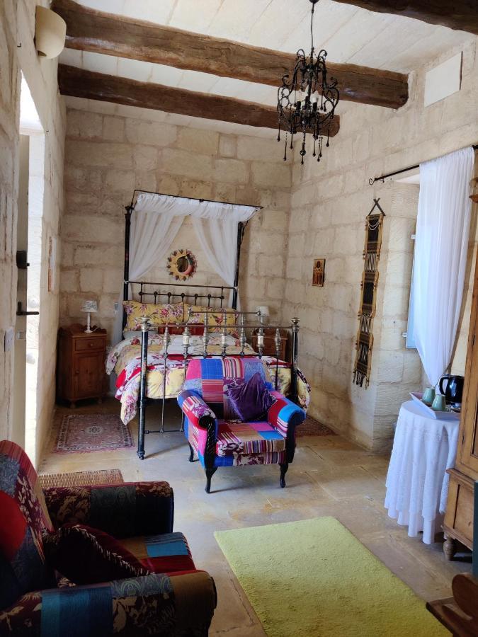 The Garden Gate Bed & Breakfast Sannat Екстериор снимка