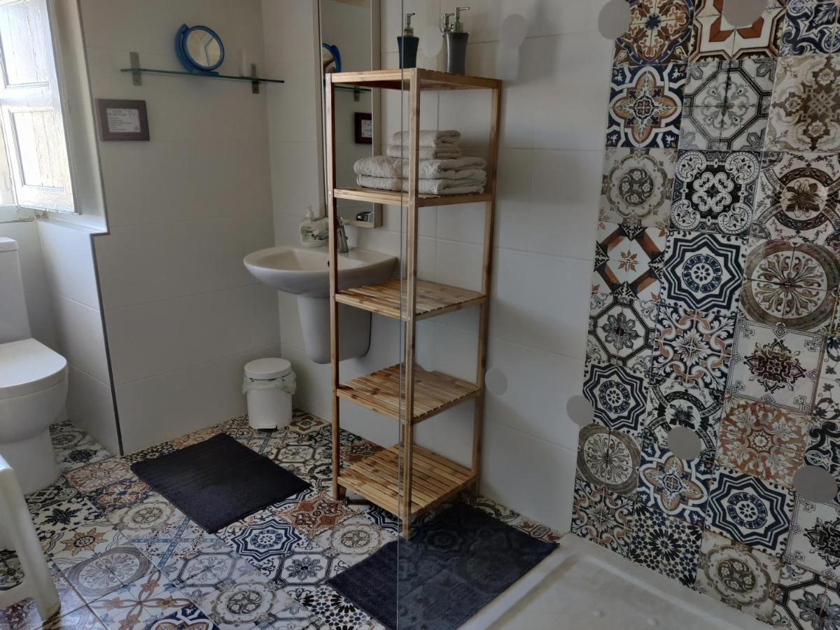 The Garden Gate Bed & Breakfast Sannat Екстериор снимка