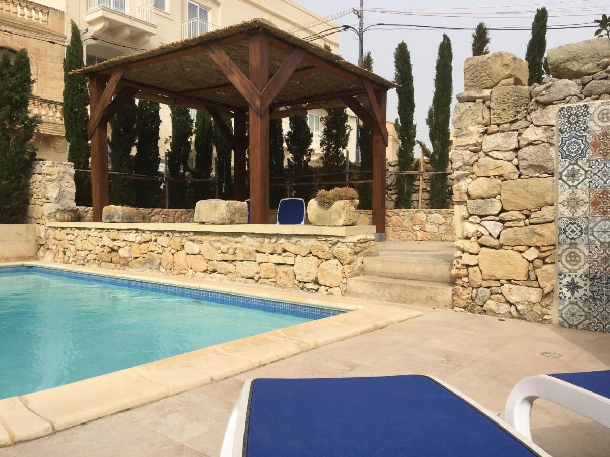 The Garden Gate Bed & Breakfast Sannat Екстериор снимка